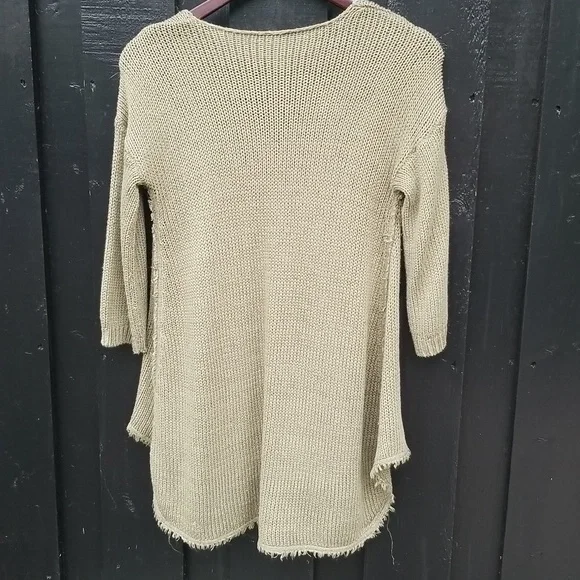 Pullover V-Neck Sweater - Picture 9 of 11